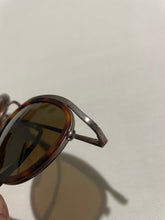 Load image into Gallery viewer, švintage Giorgio Armani Sunglasses! Unisex Tortoise Frames FREE SHIPPING!