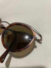 Load image into Gallery viewer, švintage Giorgio Armani Sunglasses! Unisex Tortoise Frames FREE SHIPPING!