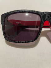 Load image into Gallery viewer, šRED DRAGON āRDS CAPS 95iveā SUNGLASSES! Large Unisex Frames