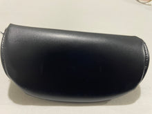 Load image into Gallery viewer, 𤩠Vintage GLORIA VANDERBILT SUNGLASSES!