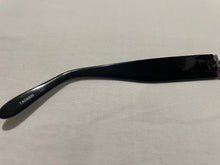 Load image into Gallery viewer, 𤩠Vintage GLORIA VANDERBILT SUNGLASSES!