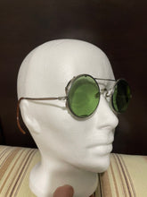 Load image into Gallery viewer, šAO AMERICAN OPTICAL SUNGLASSES #AOZ87 *Unisex Green Glass Frames*