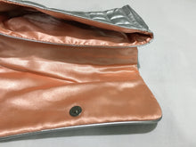 Load image into Gallery viewer, 💄Givenchy Cosmetics Bag!