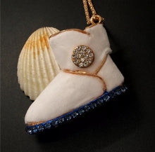 Load image into Gallery viewer, š¢Inuit Boot Necklace