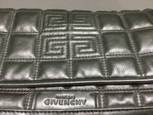 Load image into Gallery viewer, 💄Givenchy Cosmetics Bag!