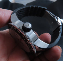 Load image into Gallery viewer, 🏀Rare FILA WATCH! Steel 43mm Case w/ Silicone Band!
