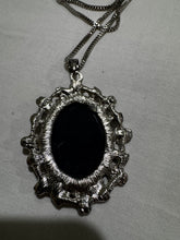 Load image into Gallery viewer, 🫖 3x women’s CAMEO STYLE NECKLACES + EARRINGS! Free Shipping! 🙂
