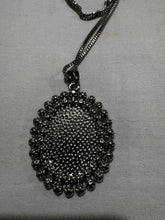 Load image into Gallery viewer, 🫖 3x women’s CAMEO STYLE NECKLACES + EARRINGS! Free Shipping! 🙂
