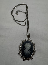 Load image into Gallery viewer, 🫖 3x women’s CAMEO STYLE NECKLACES + EARRINGS! Free Shipping! 🙂
