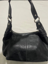 Load image into Gallery viewer, 💚 COACH “Penelope” PURSE
