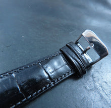 Load image into Gallery viewer, 🩶LOBOR WATCH! 33mm Steel Case w/ Roman Numeral Dial
