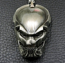 Load image into Gallery viewer, 👾 2x ALIEN Vs. PREDATOR Necklace + Pendant

