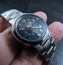 Load image into Gallery viewer, 🩶 Women’s Small 24mm SEIKO NO.5 AUTOMATIC WATCH *SPANISH DATE WHEEL*
