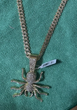 Load image into Gallery viewer, 🕷️ New! Rare INVICTA Spider Chain! 22” Cuban Style Necklace
