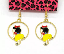 Load image into Gallery viewer, 🖤Snow White Earrings
