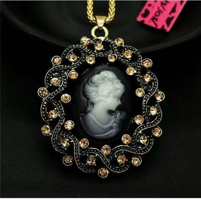 💜Cameo Necklace