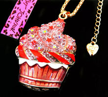 Load image into Gallery viewer, 🧁Cupcake Necklace
