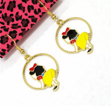 Load image into Gallery viewer, 🖤Snow White Earrings
