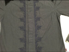 Load image into Gallery viewer, 🌺Men’s ENGLISH LAUNDRY FLORAL SHIRT! size Medium
