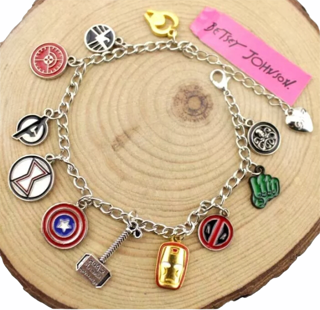 🦸‍♂️Marvel SuperHeroes Charm Bracelet by: Betsey Johnson