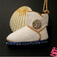 Load image into Gallery viewer, 👢Inuit Boot Necklace
