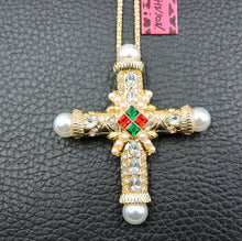 Load image into Gallery viewer, 😇Cross Necklace with Pearls
