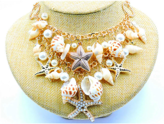🐚Seashell Necklace by: Betsey Johnson
