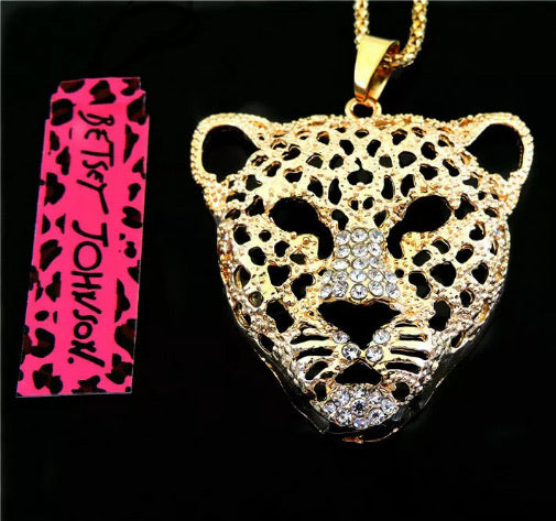 Betsey Johnson High Quality Chain + Pendant!