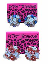 Load image into Gallery viewer, 🌺Flower Earrings &amp; Necklace Set
